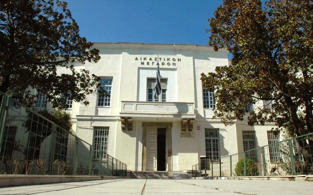 Πήγαν για διακοπές με ναρκωτικά και συνελήφθησαν